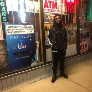 Meet your Posher, Larry